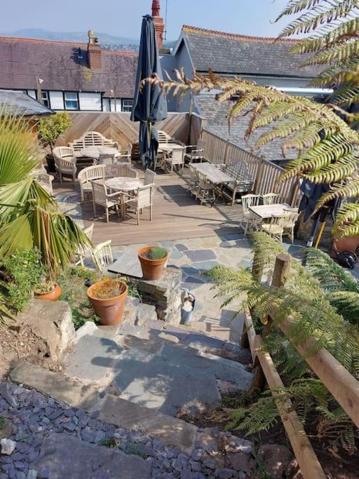 Llandudno Apartment, Quirky Pub With Tropical Beer Garden Luaran gambar