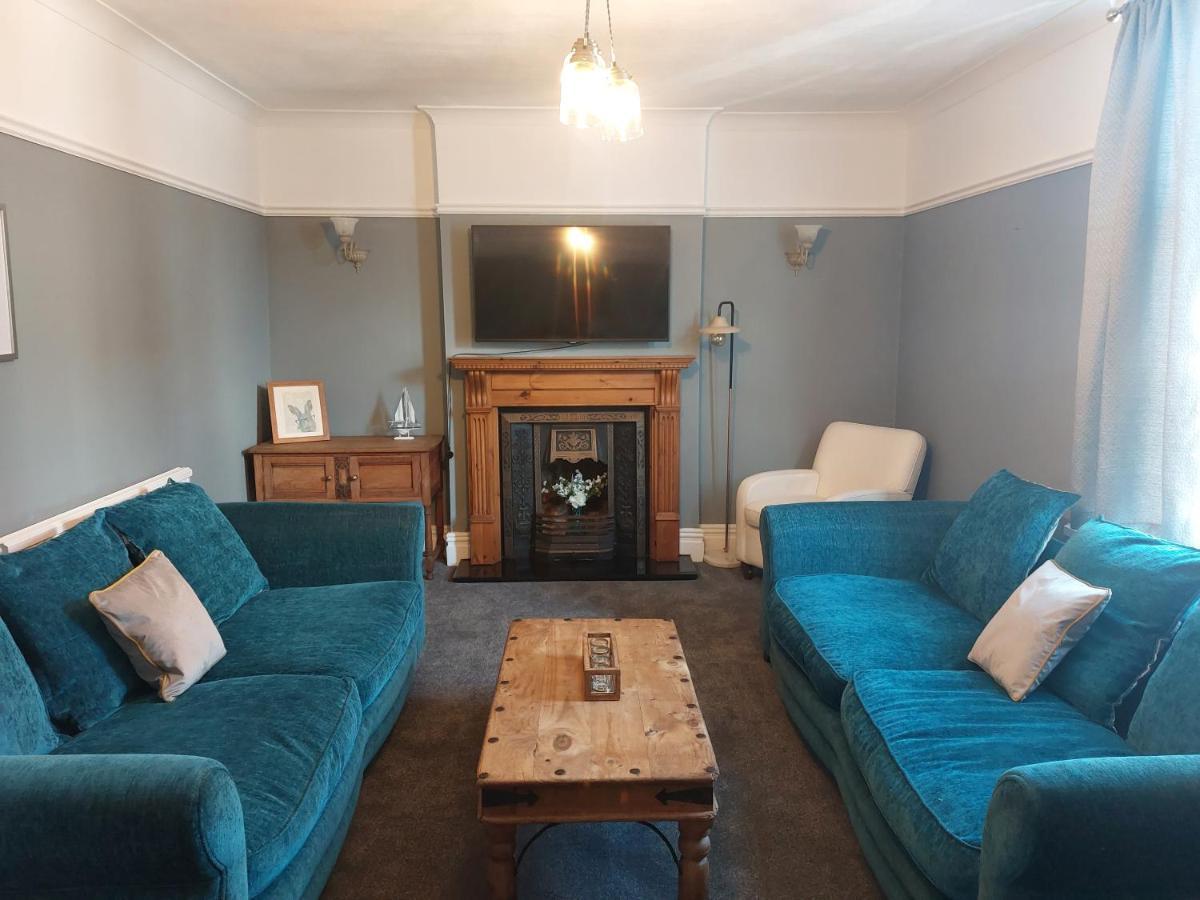 Llandudno Apartment, Quirky Pub With Tropical Beer Garden Luaran gambar