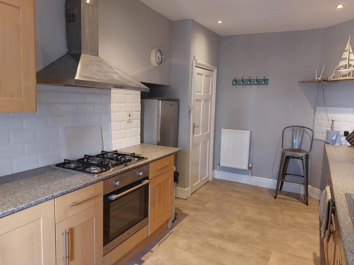Llandudno Apartment, Quirky Pub With Tropical Beer Garden Luaran gambar
