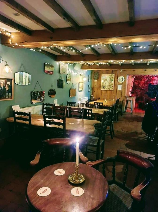Llandudno Apartment, Quirky Pub With Tropical Beer Garden Luaran gambar