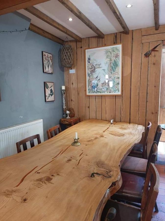Llandudno Apartment, Quirky Pub With Tropical Beer Garden Luaran gambar