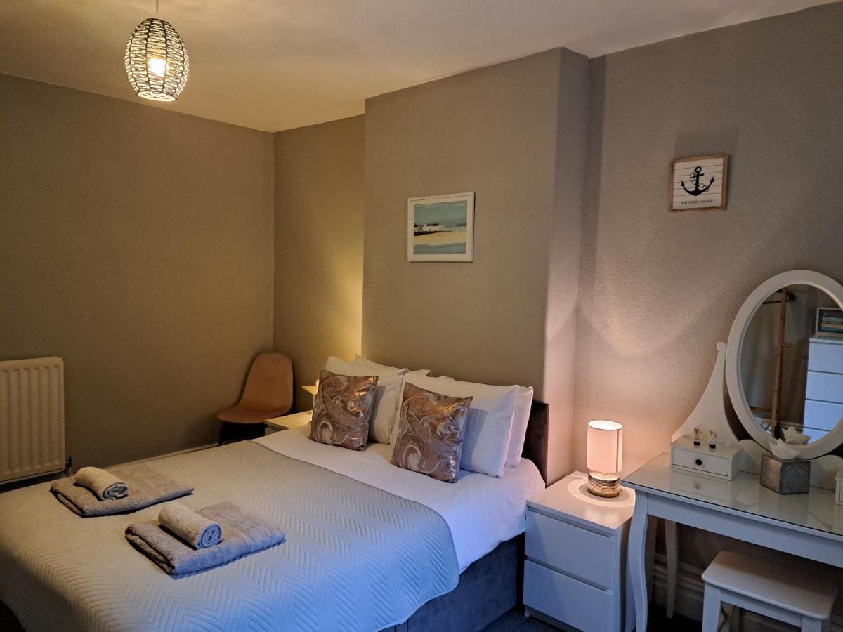 Llandudno Apartment, Quirky Pub With Tropical Beer Garden Luaran gambar