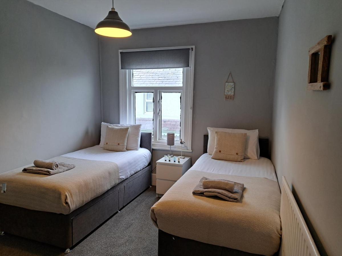 Llandudno Apartment, Quirky Pub With Tropical Beer Garden Luaran gambar