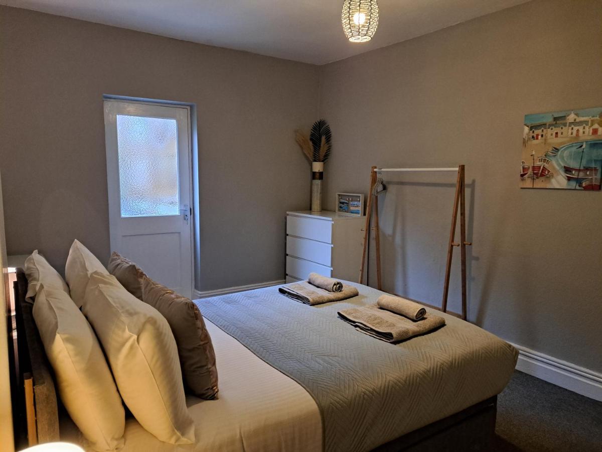 Llandudno Apartment, Quirky Pub With Tropical Beer Garden Luaran gambar